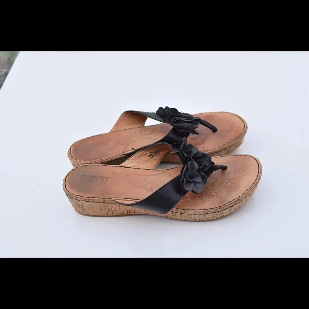 Born sandals